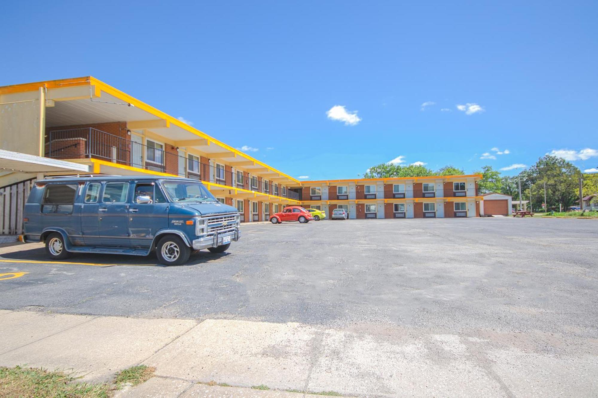 Centralia Motel Near Downtown By Oyo Экстерьер фото